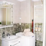 شقة With Terrace, Garden And Free Parking كرك