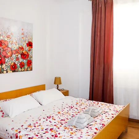 Апартаменты With Terrace, Garden And Free Parking Крк