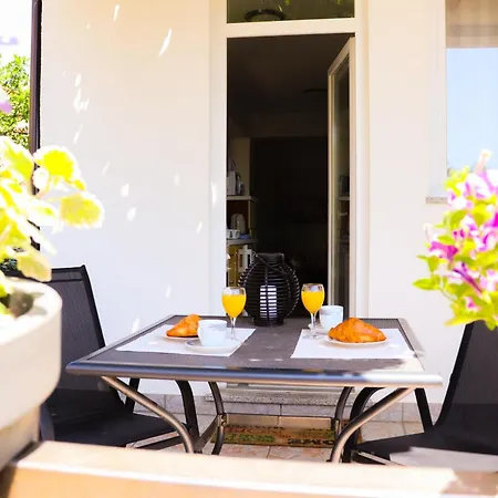 With Terrace, Garden And Free Parking Apartment Krk Town