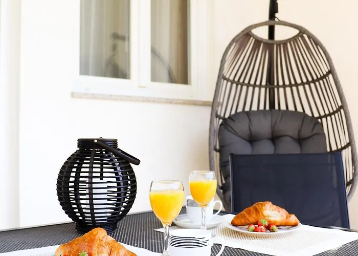 With Terrace, Garden And Free Parking Апартаменты *