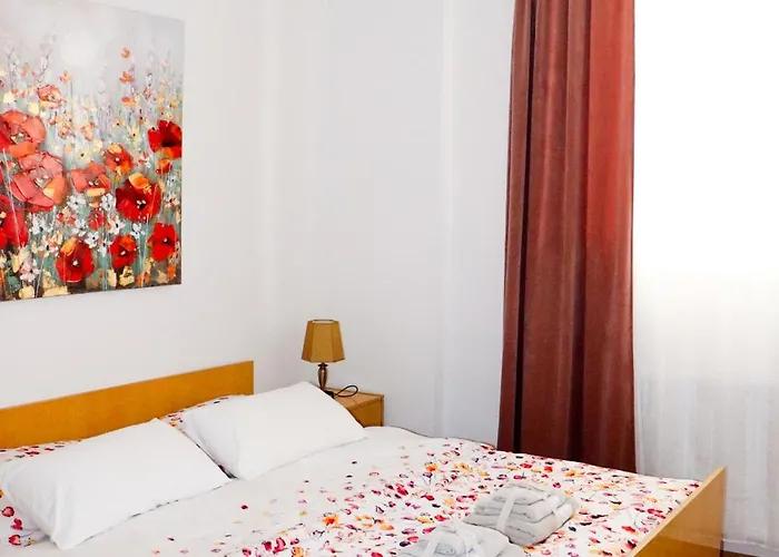 Апартаменты With Terrace, Garden And Free Parking Крк